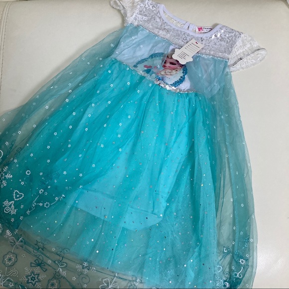 Frozen Elsa Sparkly Cute Dress with Cape - Picture 5 of 12